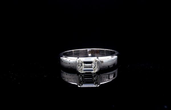 Picture of 1.05 Carat Bezel Setting Emerald Diamond Ring